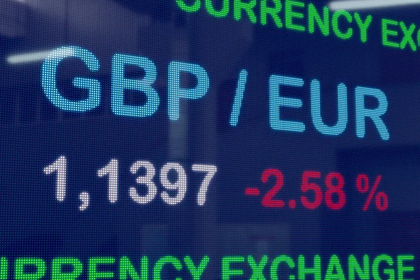 Gbp Eur Kurs Walutowy Niebieski Ekran Led Informacjami Walucie Funt — Zdjęcie stockowe