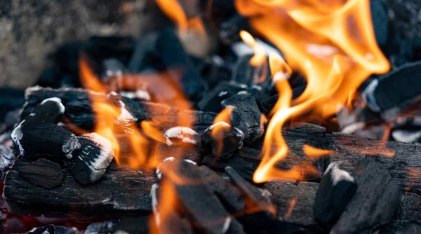 Пожар Уголь Гриле Крупный План Светящихся Углей Горячих Углей Время — стоковое фото