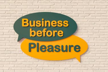 İş zevkten önce gelir. Çizgi film konuşma balonu sarı ve koyu yeşil, tuğla duvar. Tavsiye, rutin, motivasyon, cesaret. 3B illüstrasyon