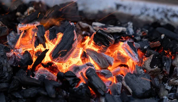 Ембер Деревного Вугілля Грилі Барбекю Крупним Планом Вогонь Сяюче Вугілля — стокове фото