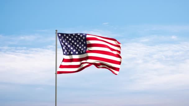하늘에 미국의 국기가 바람에 흔들리고 국가의 — 비디오