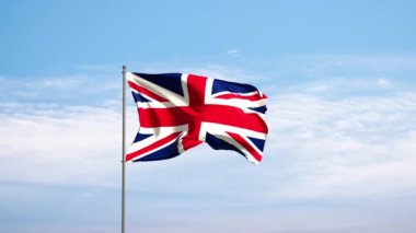 Bulutlu gökyüzüne karşı Birleşik Krallık bayrağı. Büyük Britanya bayrağı rüzgarda sallanıyor, ulusal sembol. Ülke, ulus, birlik, bayrak, hükümet, İngiliz kültürü, siyaset.