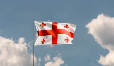 Bulutlu gökyüzüne karşı Georgia bayrağı. Ülke, ulus, sendika, bayrak, hükümet, Geogrian kültürü, politika. 3B illüstrasyon