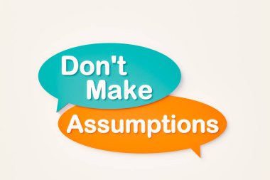 Varsayımda bulunma. Turuncu ve mavi renkli sohbet balonu. Teoriler, binalar, hipotezler, inançlar, varsayımlar. 3B illüstrasyon