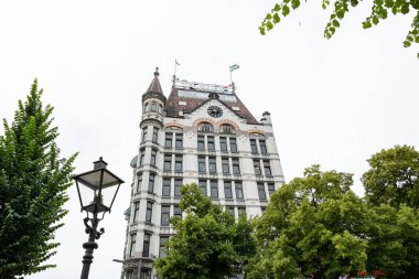 Rotterdam, Hollanda - 9 Temmuz 2004: Witte Huis 'in alçak açısı 