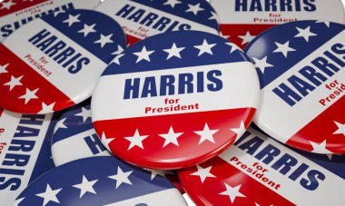 Washington, ABD - 05 Ekim 2024: Harris başkan adayı, bir grup kampanya rozeti masada.