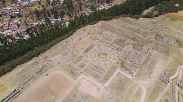 Aerial Drone Pull Back Sacsayhuaman Ruins Cusco Peru Camera Tilts — Stock Video