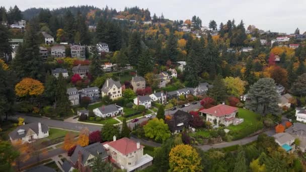 Hava Aracı Portland Oregon Yerleşim Bölgesinin Üzerinde Uçuyor — Stok video