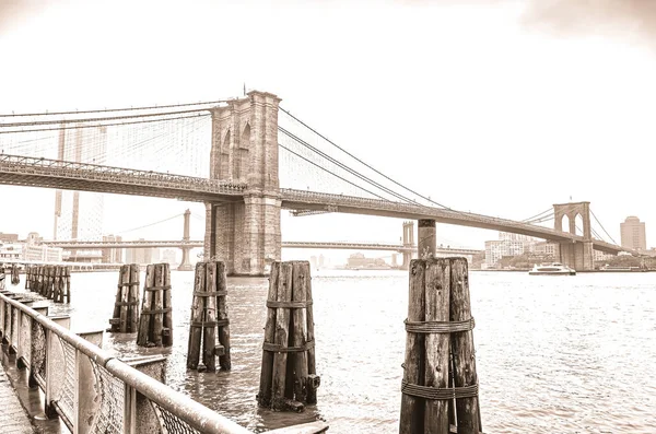 Brooklyn Bridge Conexão Entre Manhattan Brooklyn Estilo Antigo — Fotografia de Stock