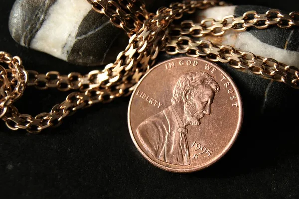Cent Lincoln Memorial Cent Americká Mince Peněžní Zlatý Řetěz — Stock fotografie