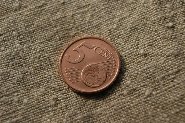 Keten kumaşa 5 euro sent. Avrupa kanıt parası.