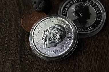 1 Pound Kral III. Charles. Yeni İngiliz Gümüş Yatırım Parası.
