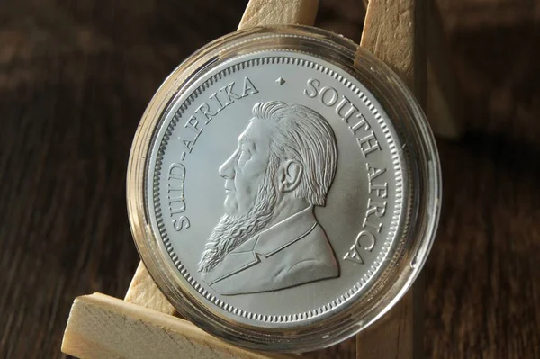 Gümüş Krugerrand 1 Rand 2018 Güney Afrika. Kapsülde gümüş yatırım madeni parası.
