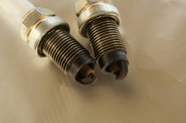 Kullanılan benzin motoru bujileri.