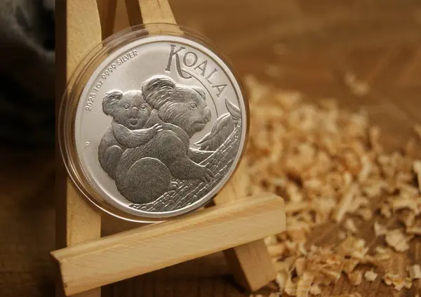 1 dolarlık Koala 2023 1 ons Avustralya kapsülünde saf gümüş sikke