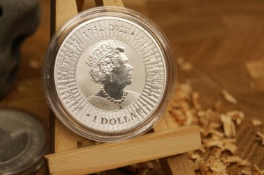 1 dolar 1Oz 9999 1952-2022. Avustralya kapsülünde saf gümüş yatırım madeni parası.