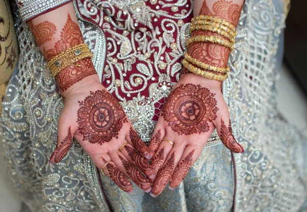 Diseños Populares Mehndi Para Manos Manos Pintadas Con Tradiciones Indias — Foto de Stock