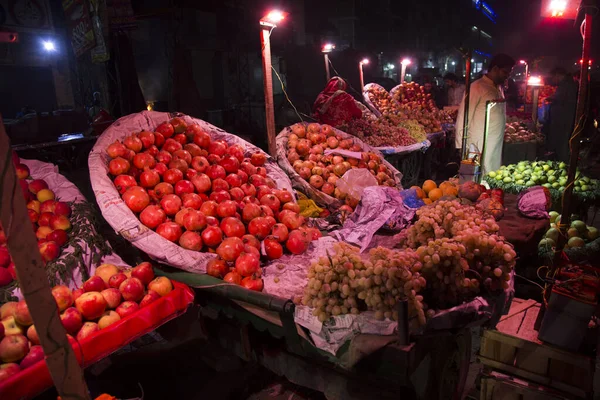 Lahore Punjab Pakistan Caddesinde Meyve Dükkanı