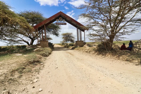 Ворота Национального Парка Серенгети Танзания — стоковое фото