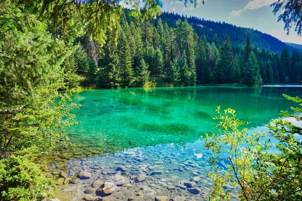 Smaragdgrüne Schattierungen Des Seenwassers Tal Der Fünf Seen Der Nähe — Stockfoto