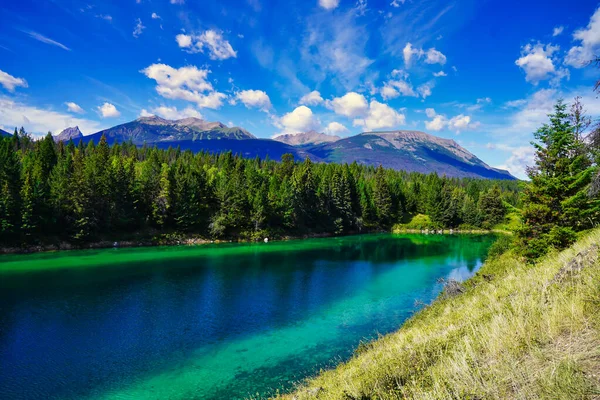 Land Water Sky Találkozik Ebben Lenyűgöző Táj Valley Five Lakes — Stock Fotó