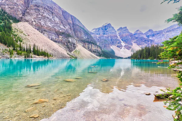 Paysage Spectaculaire Lac Moraine Entouré Sommets Dans Parc National Banff — Photo