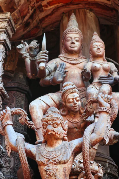Dieux Hindous Sculpture Sur Bois Sanctuaire Vérité Pattaya Thaïlande — Photo