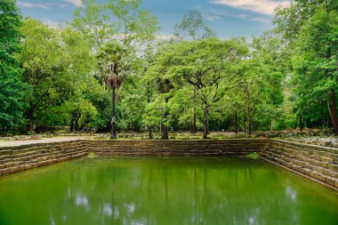 Baphuon Tapınağı - 11. yüzyılda Suryavarman I tarafından inşa edilen Shiva tapınağı, Siem Reap, Kamboçya, Asya 'da klasik Khmer tapınağı tarzında inşa edildi.