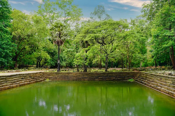 Baphuon Tapınağı - 11. yüzyılda Suryavarman I tarafından inşa edilen Shiva tapınağı, Siem Reap, Kamboçya, Asya 'da klasik Khmer tapınağı tarzında inşa edildi.