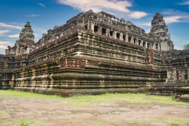 Baphuon Tapınağı - 11. yüzyılda Suryavarman I tarafından inşa edilen Shiva tapınağı, Siem Reap, Kamboçya, Asya 'da klasik Khmer tapınağı tarzında inşa edildi.