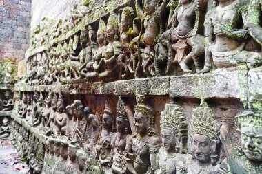 Siem Reap, Kamboçya 'daki cüzzamlı kralın Terrace' ındaki Hindu mitolojisinden sahneler tasvir ediliyor.