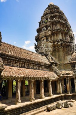 Angkor Wat Tapınağı Kompleks Kulesi, 12. yüzyılda Suryavarman II tarafından Siem Reap, Kamboçya, Asya 'da inşa edilen Khmer Mimarisinin başyapıtı.