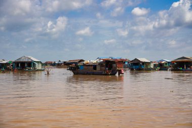 Tonle Sap Gölü 'nde yüzen evler - Siem Reap, Kamboçya, Asya' daki Kamboçya 'nın en büyük tatlı su gölü