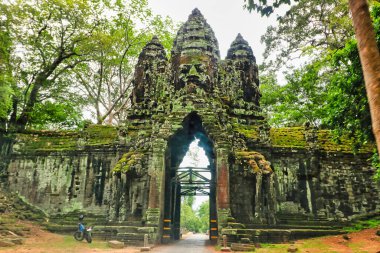 Angkor Thom - Siem Reap, Kamboçya 'daki Bayon tapınağı ile Jayavarman VII tarafından kurulan şehir