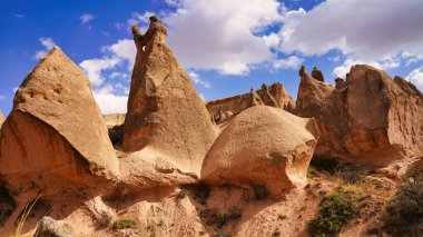 Hayali Vadi veya Devrent Vadisi, Goreme, Kapadokya Bölgesi, Orta Anadolu, Türkiye yakınlarında fantastik hayali hayvanların oluşturduğu eşsiz kaya ve taş oluşumlarıyla doludur..
