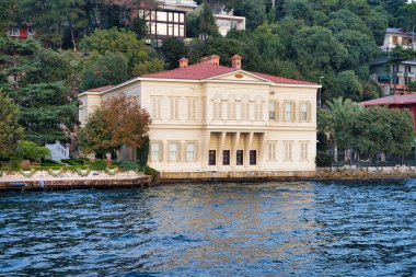 Zarif Mustafa Paşa Yalisi, İstanbul, İstanbul 'da Kanlica' da bir şilte.