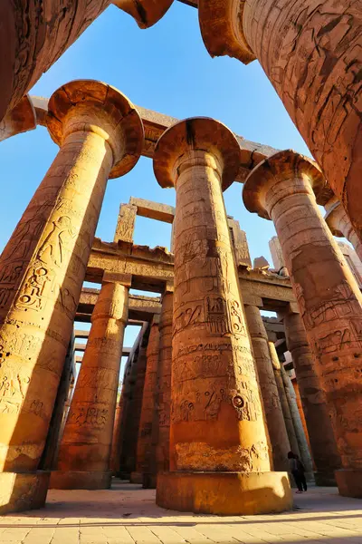 Největší Hypostylová Galerie Světě Chrámu Karnaku Vystavuje Velkolepé Sloupy Vrchol Royalty Free Stock Fotografie