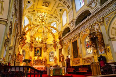 Kanada 'nın en eski kilisesi olan Quebec Bazilikası' nın içinde bulunan ve ilk olarak Kanada 'nın Quebec eyaletinin başkenti Quebec' te 1633 yılında inşa edilen Bakire Meryem 'e ithaf edilmiştir.