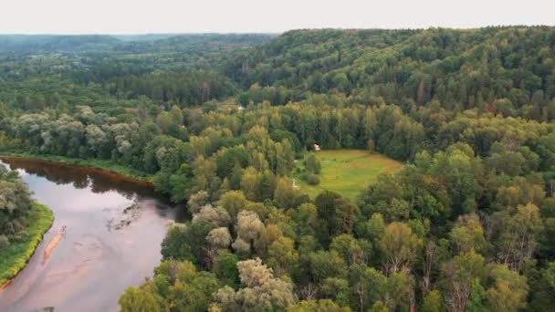 Floden Gauja Lettlands Naturpark Turaida Slott Vid Stranden Gauja Vackraste — Stockvideo
