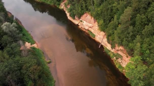 Floden Gauja Lettlands Naturpark Turaida Slott Vid Stranden Gauja Vackraste — Stockvideo