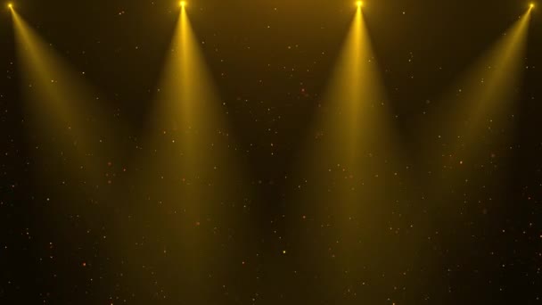 Das Scheinwerferlicht Beleuchtet Den Bühnenhintergrund Scheinwerfer Mit Fliegenden Teilchen Goldfarbene — Stockvideo