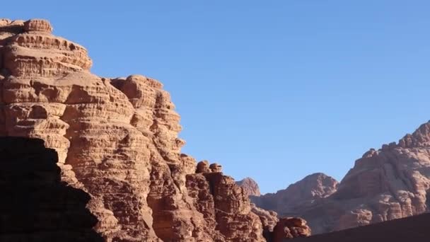 Autentisk Upplevelse Att Resa Med Kamelhusvagn Wadi Rum Jordanien — Stockvideo