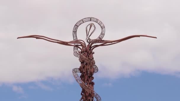 ヨルダンのネボ山にあるブレーゼン サーペント彫刻 — ストック動画