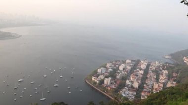 Brezilya, Rio de Janeiro 'daki Sugarloaf Dağı' ndan gün batımı manzarası