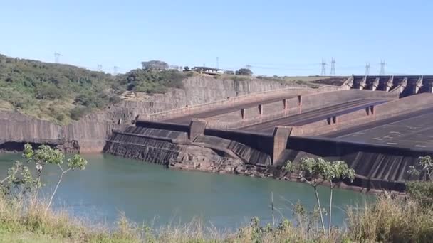 Una Diga Idroelettrica Situata Confine Tra Brasile Paraguay Diga Itaipu — Video Stock