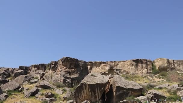 Gobustan Rock Art Πολιτιστικό Τοπίο Ένα Εθνικό Πάρκο Στο Αζερμπαϊτζάν — Αρχείο Βίντεο