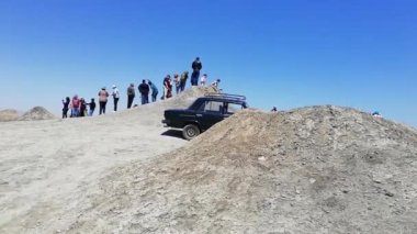 Topraktan çamur fışkırıyor, Azerbaycan 'da çamur volkanları..