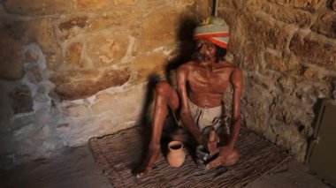 Azerbaycan, Bakü 'den Ateshgah' ta balmumu figürleri.