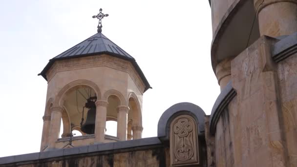 グルジアのトビリシの聖三位一体大聖堂 — ストック動画