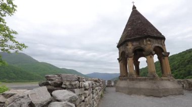 Tanrı 'nın Annesi Kilisesi Ananuri Kalesi, Gürcistan.